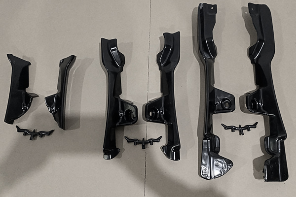 Testing the balance of the adhesive flow